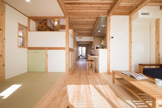 木の家の外観の可能性と内装の心地よさ 浜松 家づくりブログ 田畑工事 浜松市 磐田市で木の家 一戸建て 新築住宅を建てるなら 木の家の外観の可能性と内装の心地よさ 浜松 家づくりブログ 田畑工事 浜松市 磐田市で木の家 一戸建て 新築住宅を建てるなら